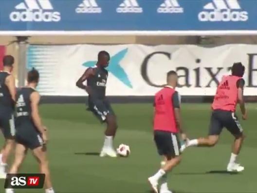 Allenamento calcio Real Madrid acquisto Allenamento calcio Real Madrid acquisto
